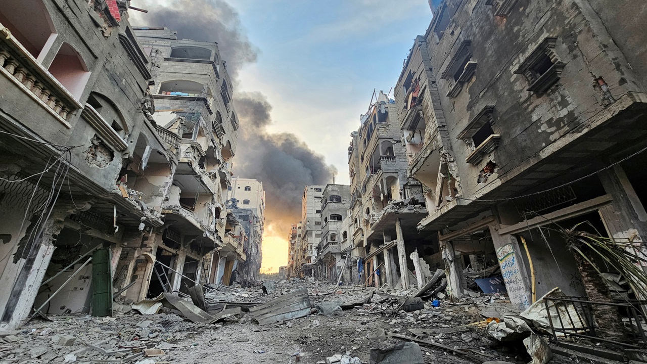 ইসরাইলি হামলায় ধ্বংসস্তূপে পরিণত হয়েছে গাজা উপত্যকা | ছবি: রয়টার্স