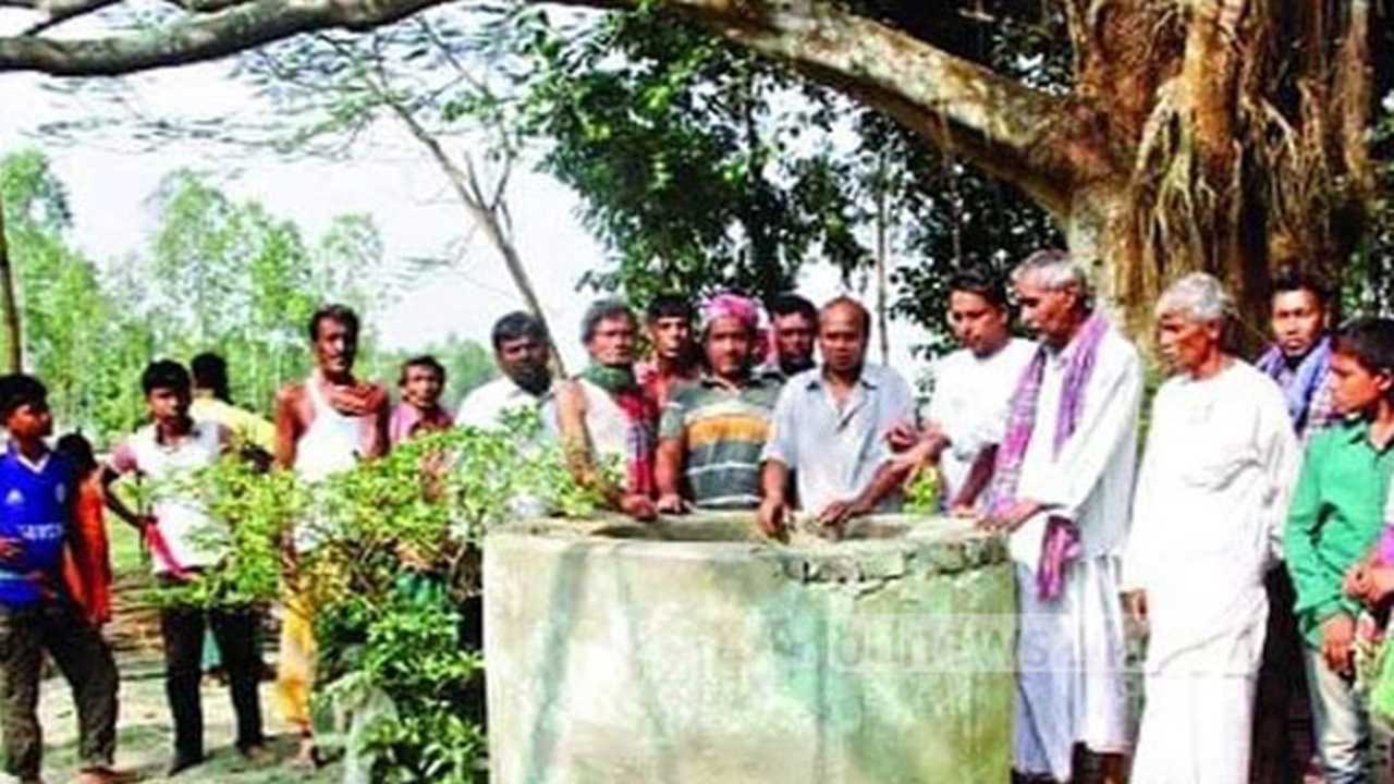সদর উপজেলার হরিণা বাগবাটি গ্রামে গণহত্যার পর এই কুয়াতে লাশ ফেলা হয়েছিল | ছবি: বিডিনিউজ২৪
