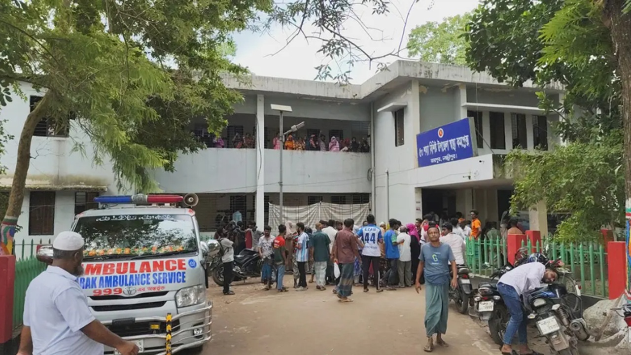 তিন মেয়েসহ মাকে কুপিয়ে হত্যা, গণপিটুনিতে ঘাতক নিহত
