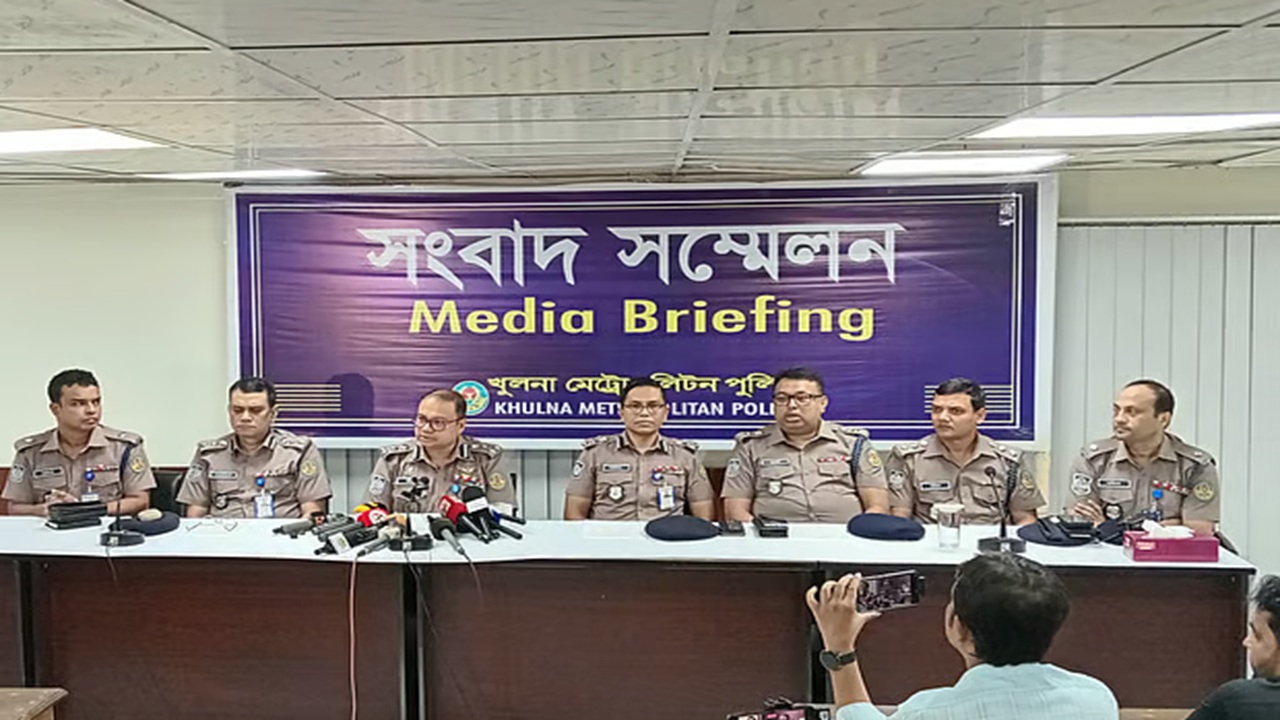 মা-বাবার হাতে কিশোরী খুন, বস্তাবন্দী করে মোটরসাইকেলে লাশ সড়কে ফেলেন বাবা